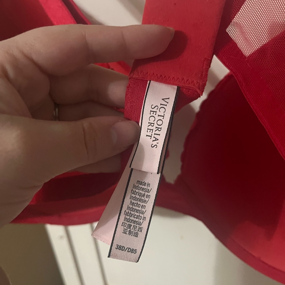 Nwot Victoria secret bra - Picture 5 of 6